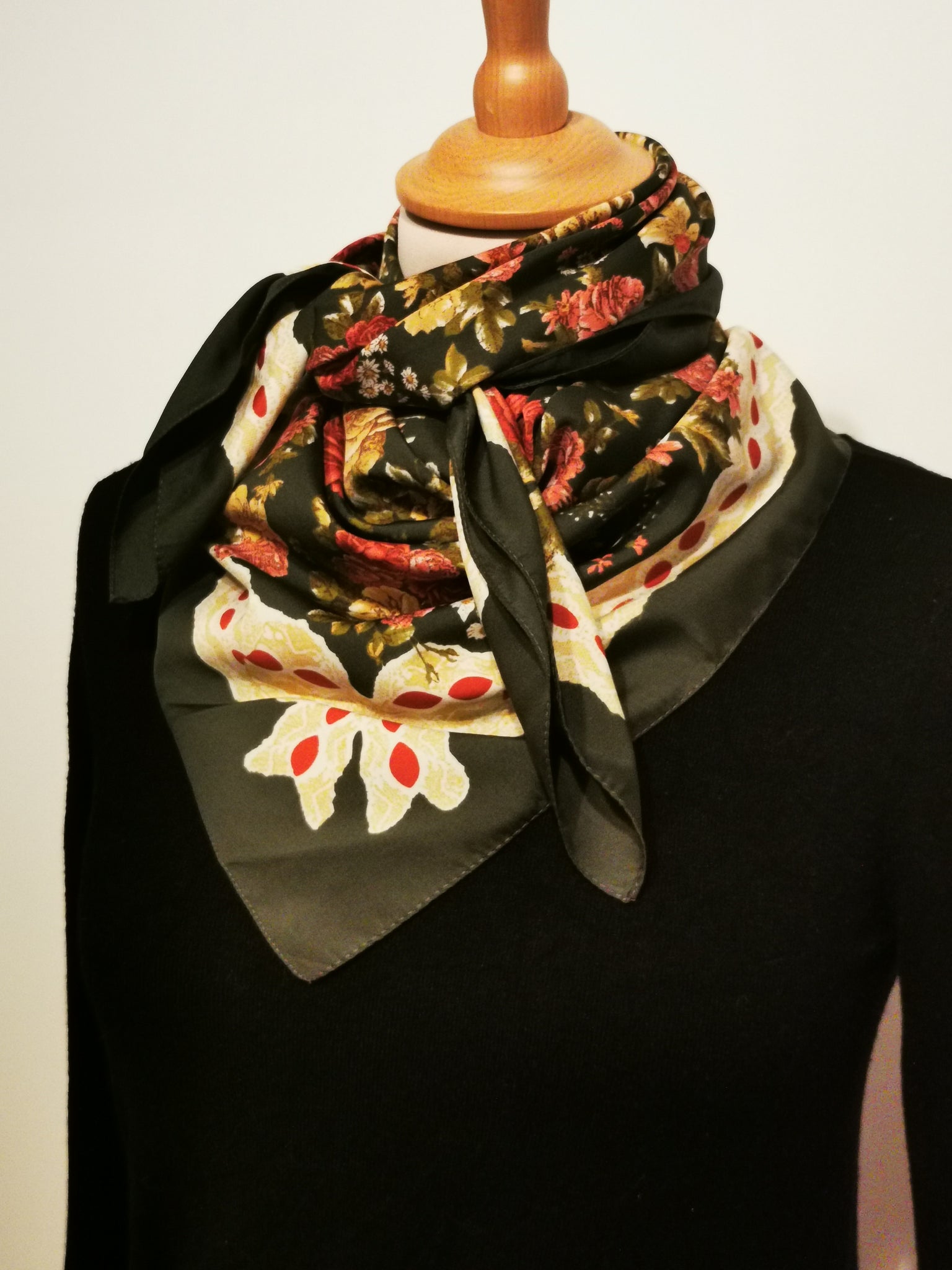 Foulard kaki à fleurs roses et jaunes - Made in Italy