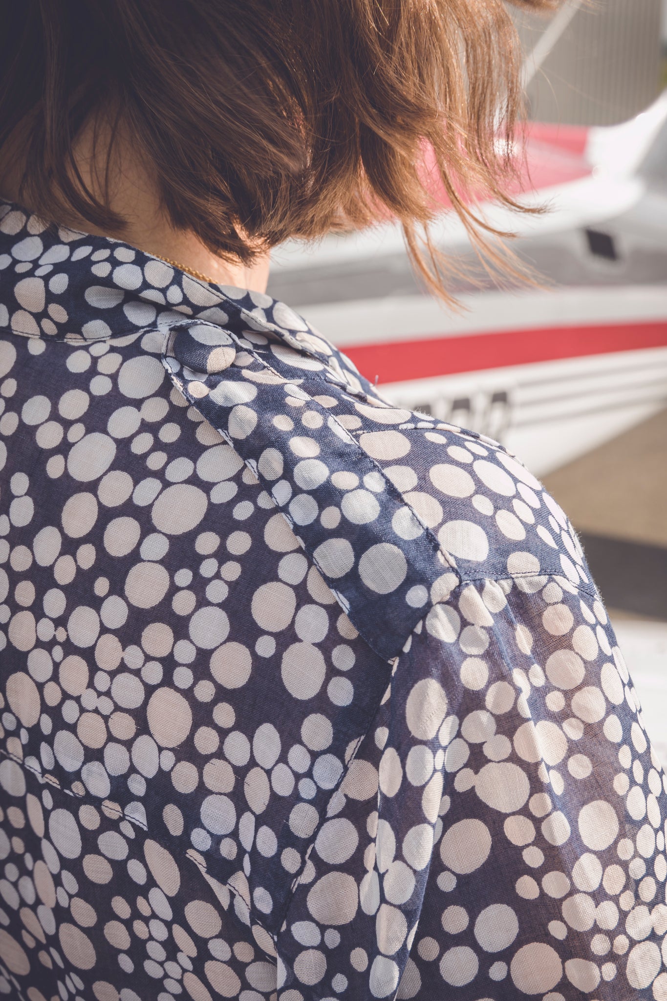 Robe courte Franck & Fils bleu marine à pois blancs