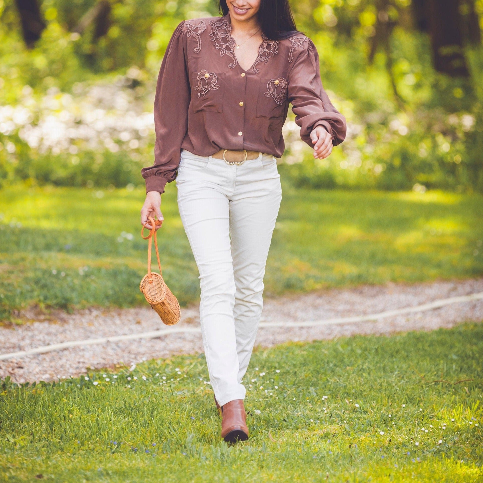 Chemisier à épaulettes en satin marron – Paris-Yesterday